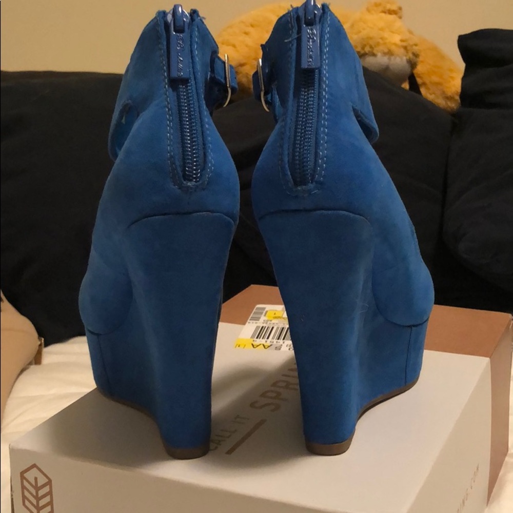 Heels - Picture 3 of 3